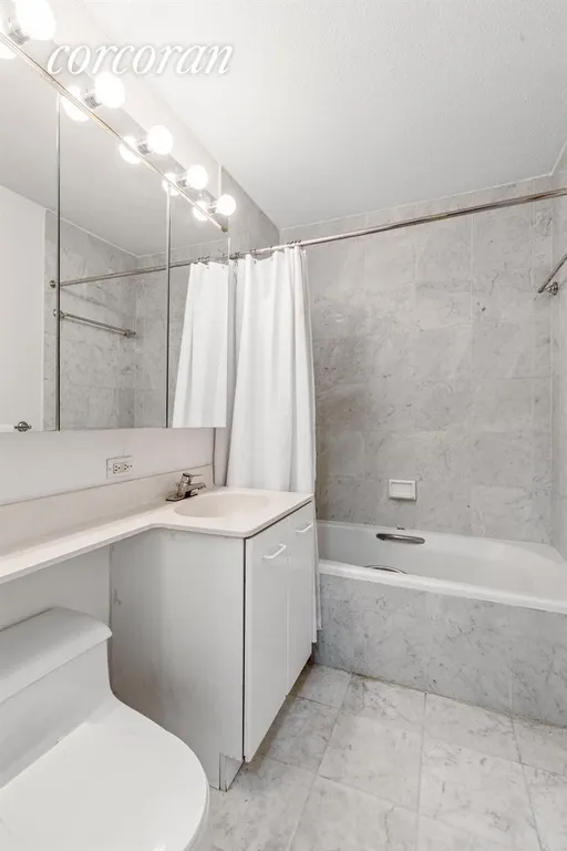 New York City Real Estate | View 2 South End Avenue, 7W | Bathroom | View 5