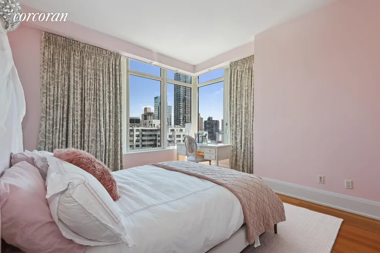 New York City Real Estate | View 305 East 85th Street, 19A | room 5 | View 6