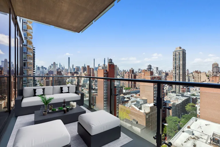 New York City Real Estate | View 305 East 85th Street, 19A | room 8 | View 9