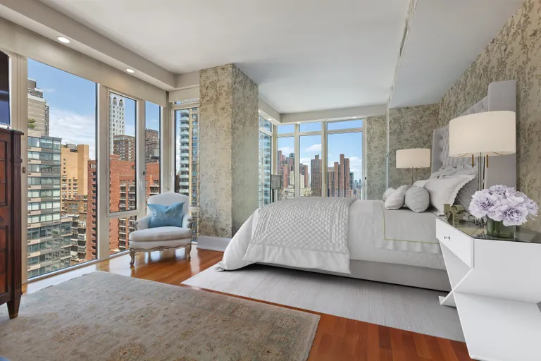New York City Real Estate | View 305 East 85th Street, 19A | room 3 | View 4