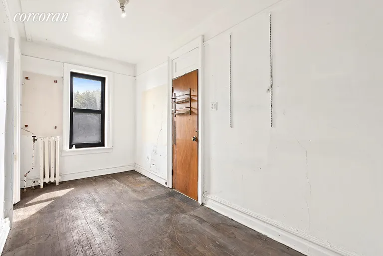 New York City Real Estate | View 401 8th Avenue, 32 | room 4 | View 5