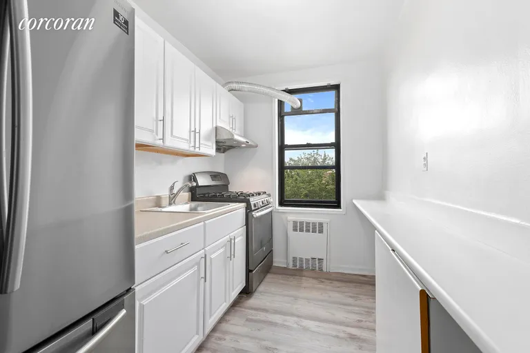 New York City Real Estate | View 150-10 71st Avenue, 6L | room 1 | View 2
