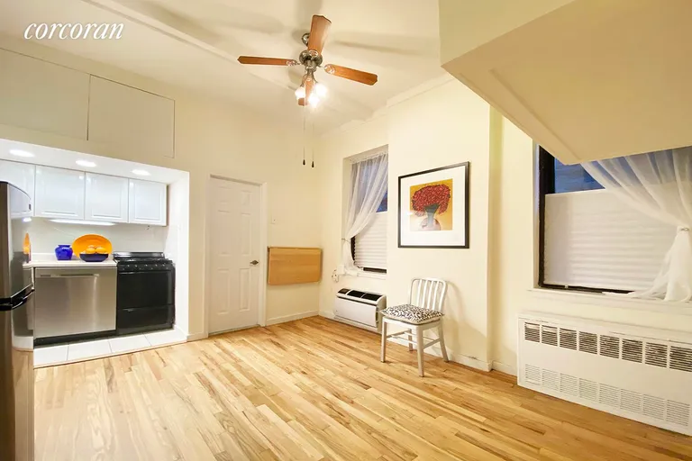 New York City Real Estate | View 105 West 77th Street, 3E | room 3 | View 4