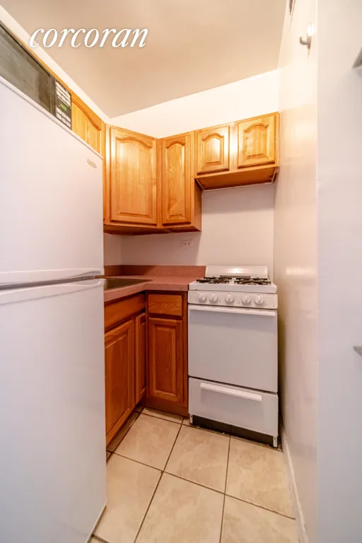 New York City Real Estate | View 210 East 36th Street, 9C | room 2 | View 3