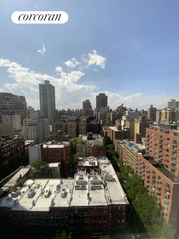 New York City Real Estate | View 200 East 89th Street, 19B | room 3 | View 4