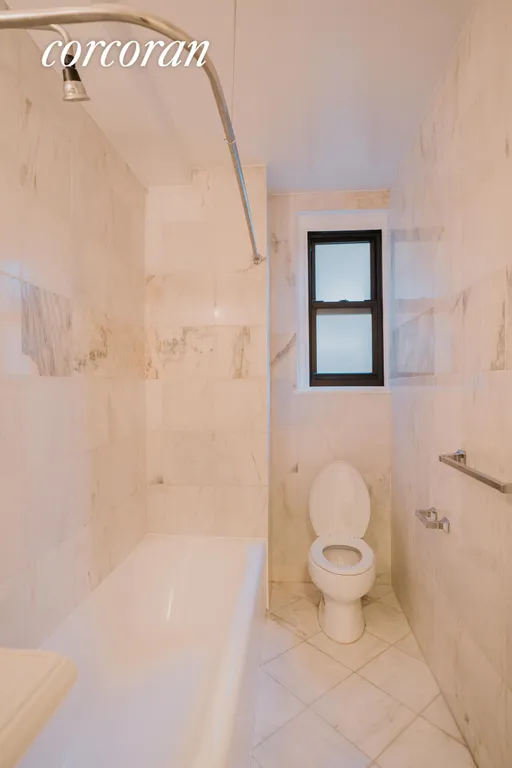 New York City Real Estate | View 210 East 68th Street, 14M | room 1 | View 2