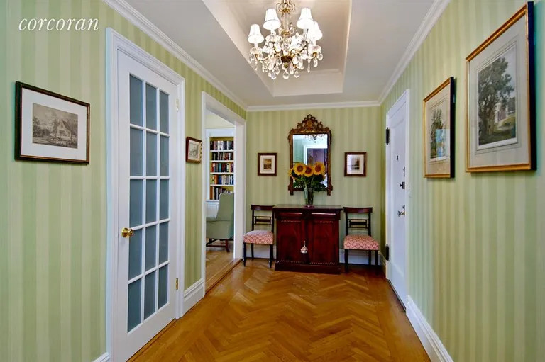 New York City Real Estate | View 1070 Park Avenue, 16D | Foyer | View 9