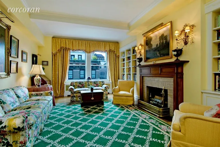 New York City Real Estate | View 1070 Park Avenue, 16D | Living Room | View 10