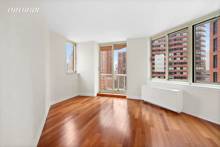 New York City Real Estate | View 206 East 95th Street, PHB | room 5 | View 6