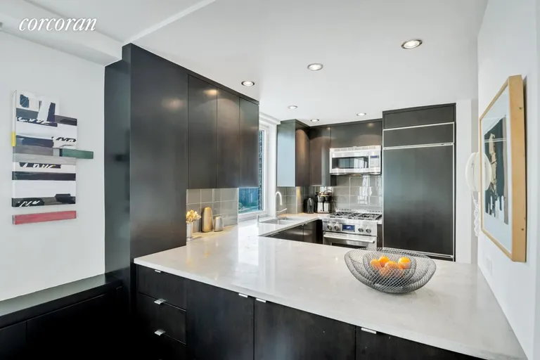 New York City Real Estate | View 1 Gracie Terrace, 20B | Open Chef's Kitchen | View 8