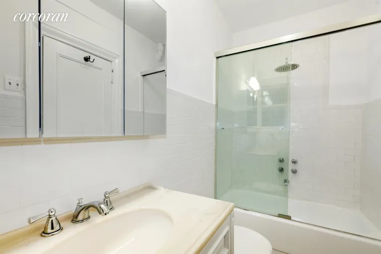 New York City Real Estate | View 160 West 87th Street, 1A | Bathroom | View 4