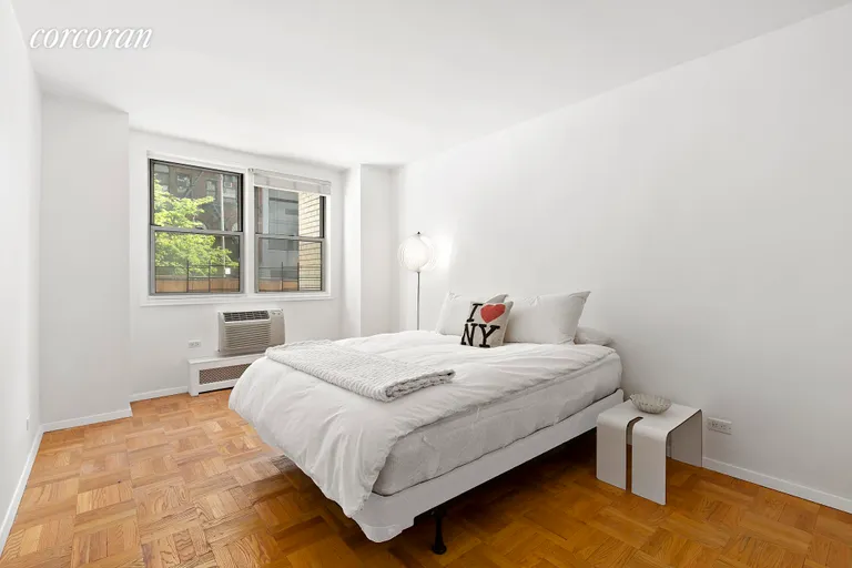 New York City Real Estate | View 215 East 80th Street, 2J | room 4 | View 5