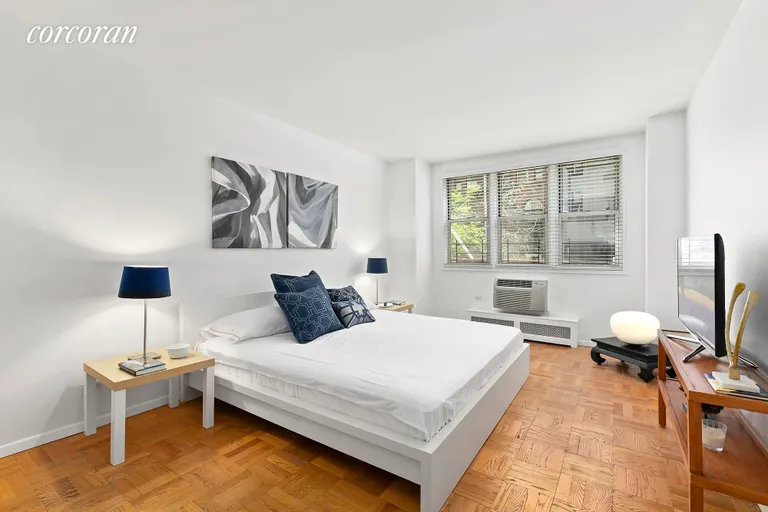 New York City Real Estate | View 215 East 80th Street, 2J | room 3 | View 4