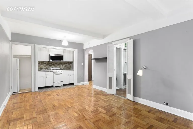 New York City Real Estate | View 140 East 40th Street, 6-J | Kitchen View | View 3