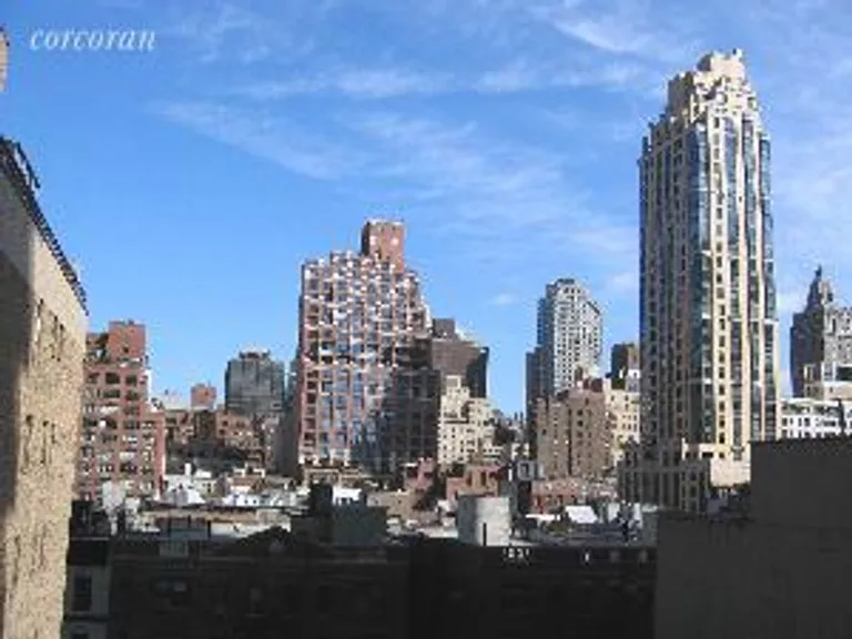 New York City Real Estate | View 100 United Nations Plaza, 9G | 2 Beds, 2 Baths | View 1