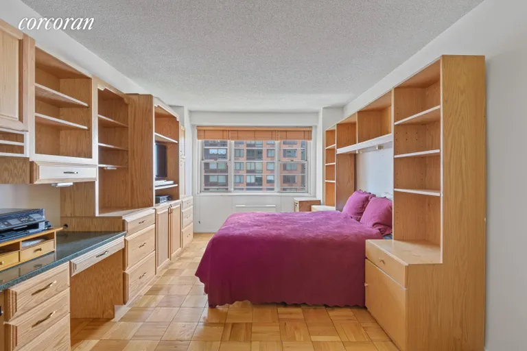 New York City Real Estate | View 300 East 40th Street, 11N | room 2 | View 3