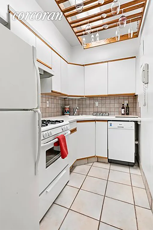New York City Real Estate | View 240 East 46th Street, 7G | 240 E 46 #7G - Bathroom | View 5