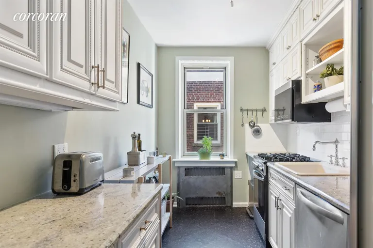 New York City Real Estate | View 720 Fort Washington Avenue, 6W | Kitchen | View 3