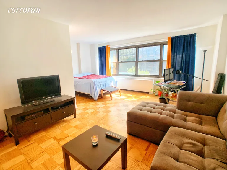 New York City Real Estate | View 142 West End Avenue, 5-S | room 3 | View 4