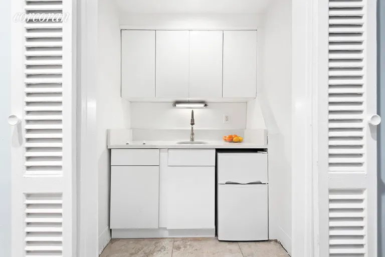 New York City Real Estate | View 230 East 52nd Street, 2A | Newly renovated Pullman Kitchen | View 2