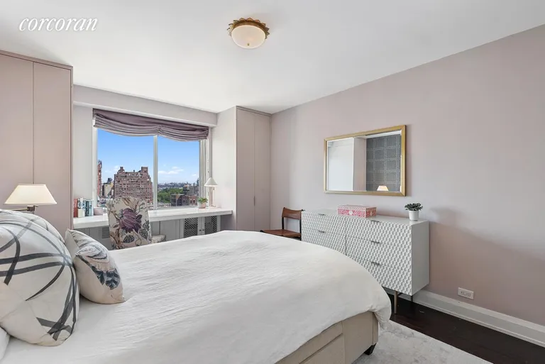 New York City Real Estate | View 400 Central Park West, 18D | room 6 | View 7