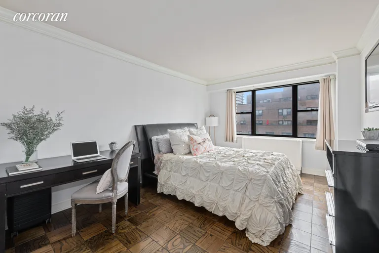 New York City Real Estate | View 345 East 80th Street, 19G | room 2 | View 3