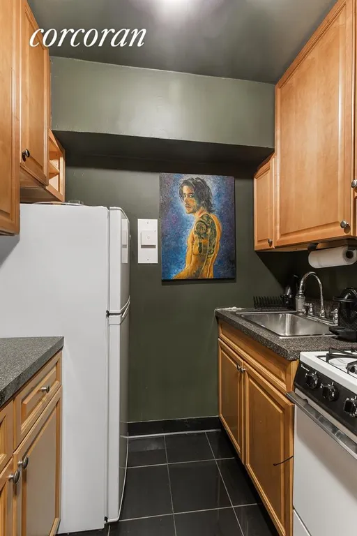 New York City Real Estate | View 25 West 13th Street, 5-HN | Kitchen | View 15