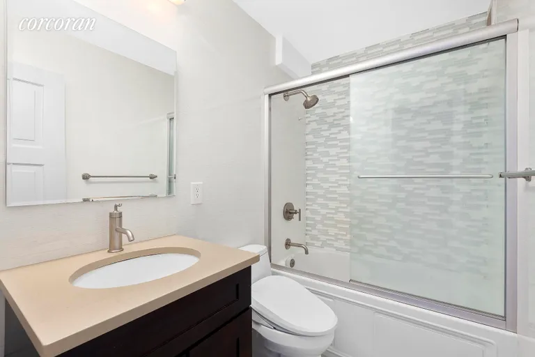 New York City Real Estate | View 401 East 89th Street, 8GH | Bathroom | View 8
