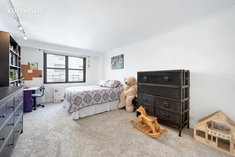 New York City Real Estate | View 401 East 89th Street, 8GH | Select a Category | View 7