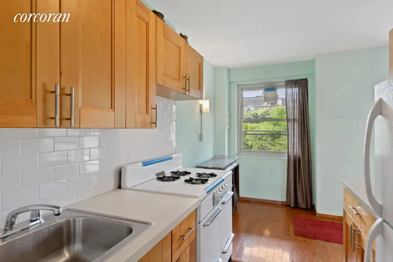 New York City Real Estate | View 80 La Salle Street, 9G | room 4 | View 5