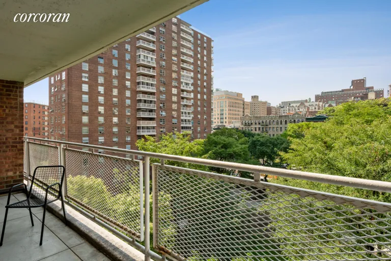 New York City Real Estate | View 80 La Salle Street, 9G | room 2 | View 3
