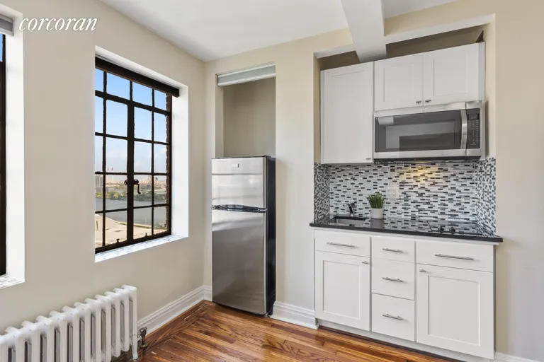 New York City Real Estate | View 25 Tudor City Place, 1703 | room 3 | View 4