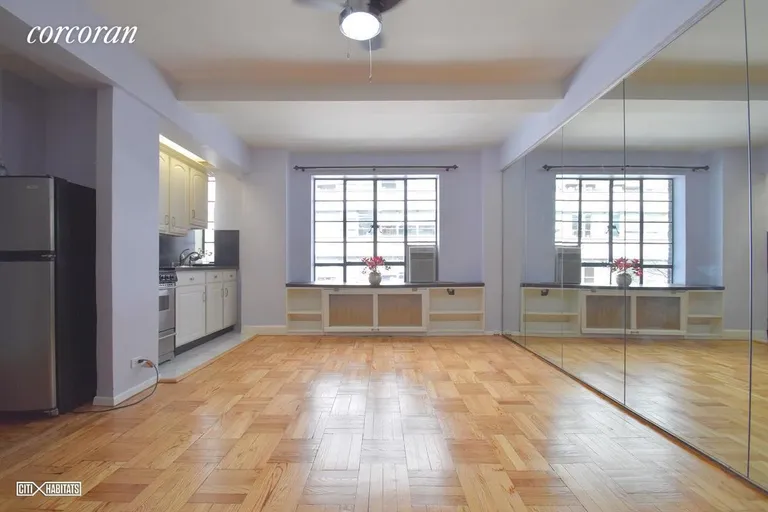 New York City Real Estate | View 140 East 40th Street, 6C | North Facing Living Area | View 2
