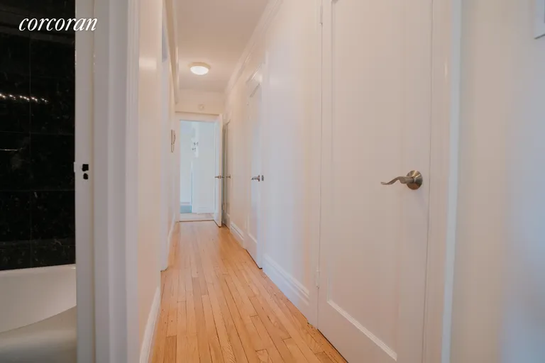 New York City Real Estate | View 210 East 68th Street, 11L | room 2 | View 3