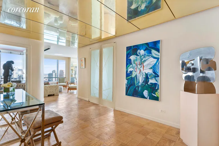 New York City Real Estate | View 870 United Nations Plaza, 30E | Entry Gallery | View 2