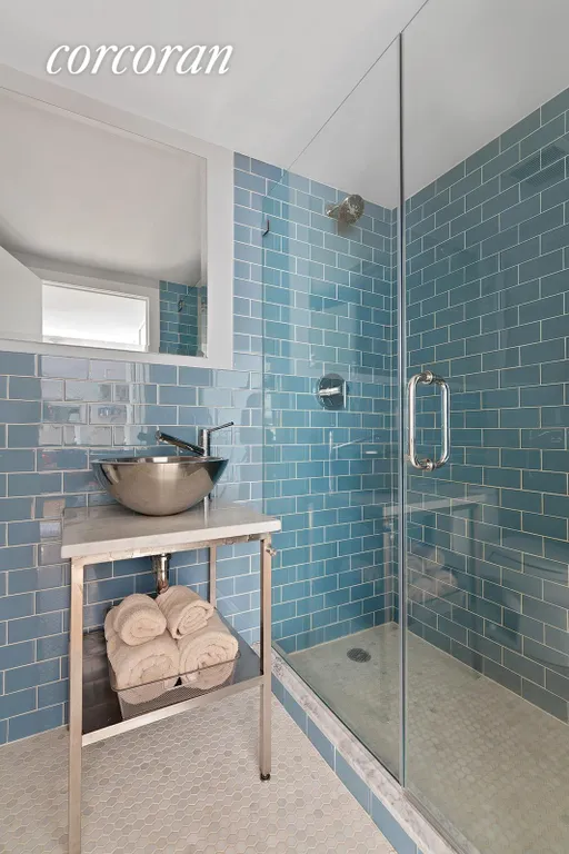 New York City Real Estate | View 88 Conselyea Street, E-2 | Mezzanine-Level Full Bath | View 6