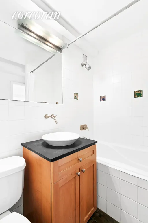 New York City Real Estate | View 315 West 23rd Street, 4A | room 6 | View 7