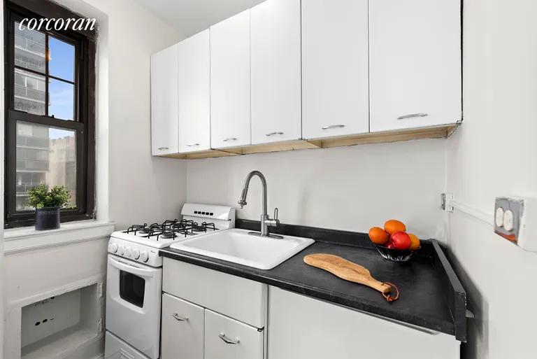New York City Real Estate | View 200 East 16th Street, 11K | Vintage kitchen | View 4