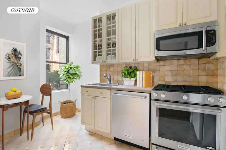New York City Real Estate | View 925 Union Street, 2H | room 1 | View 2