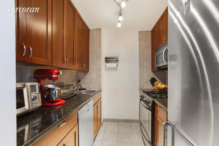 New York City Real Estate | View 275 West 96th Street, 7J | Kitchen | View 2