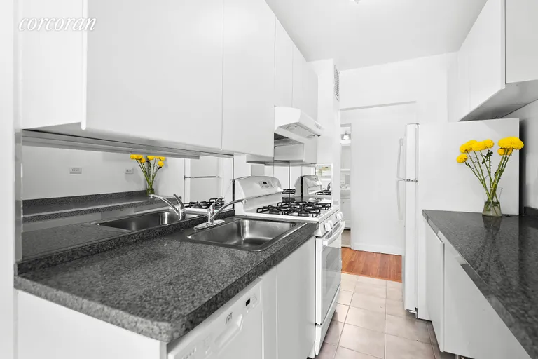 New York City Real Estate | View 175 Willoughby Street, 3J | room 4 | View 5