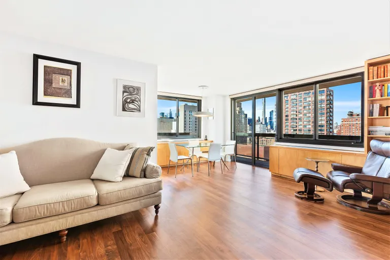 New York City Real Estate | View East 72nd Street | 2 Beds, 2 Baths | View 1