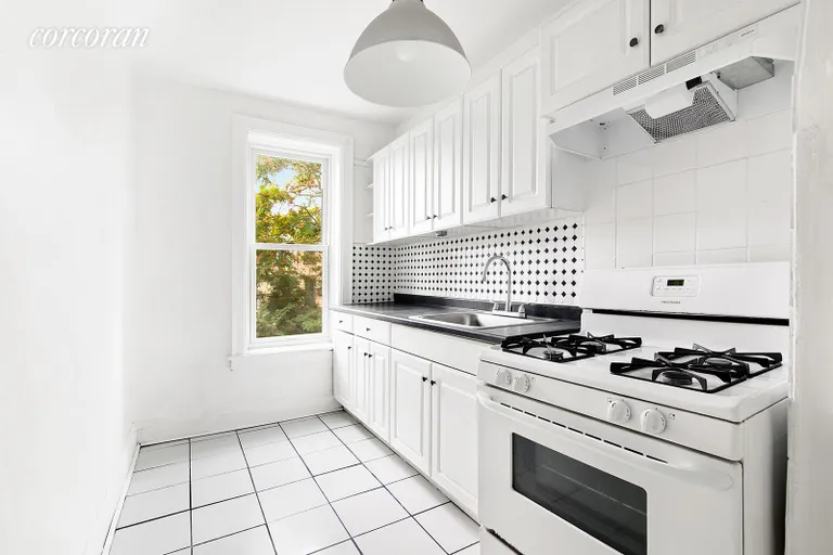 New York City Real Estate | View 174 Lefferts Avenue, 2 | room 6 | View 7