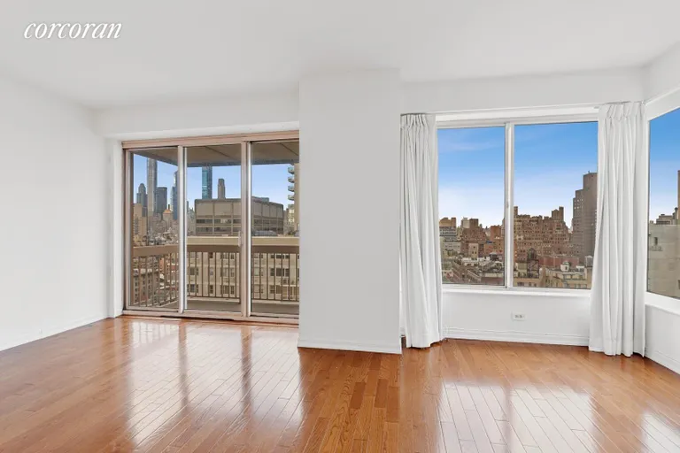 New York City Real Estate | View 200 East 69th Street, 21A | room 1 | View 2