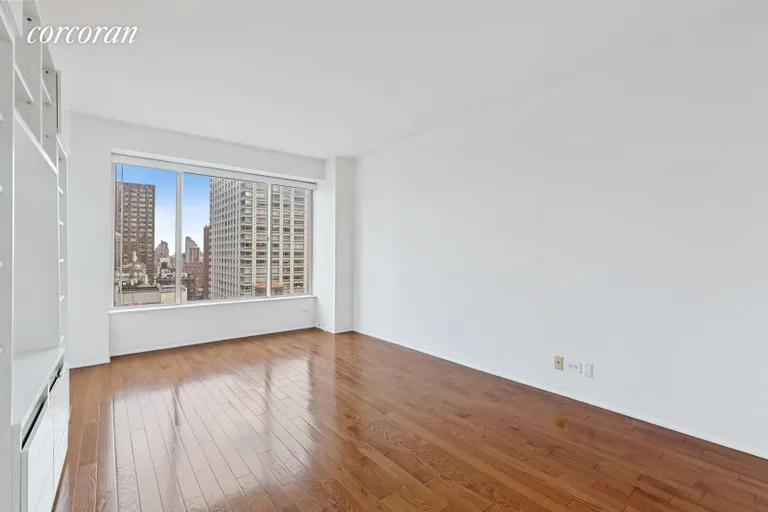 New York City Real Estate | View 200 East 69th Street, 21A | room 5 | View 6
