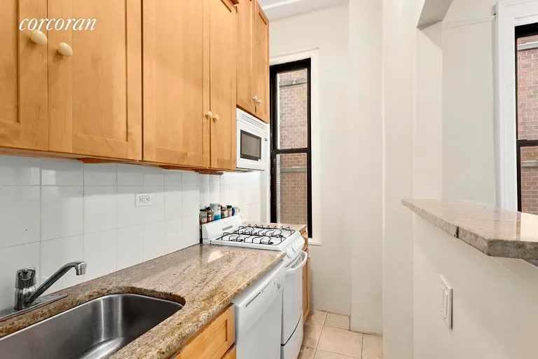 New York City Real Estate | View 140 West 79th Street, 3-C | room 4 | View 5