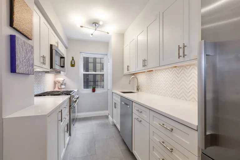 New York City Real Estate | View 345 East 56th Street, 5J | Kitchen | View 3
