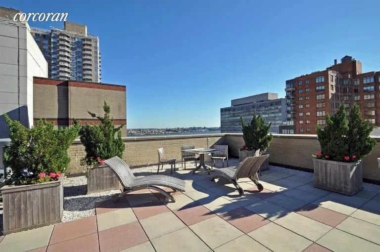 New York City Real Estate | View 333 East 34th Street, 16F | room 4 | View 5