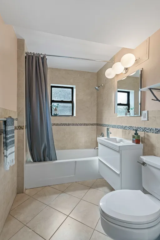 New York City Real Estate | View 207 Prospect Park Sw, 2E | room 8 | View 9