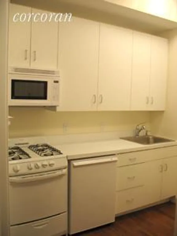 New York City Real Estate | View 314 West 92nd Street, 2F | room 2 | View 3